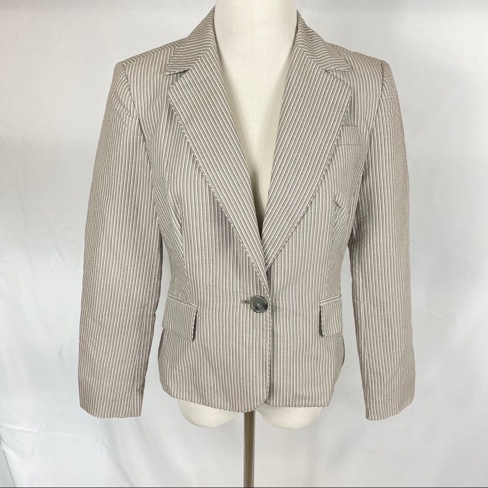 PETITE SOPHISTICATE Seersucker Beige Tan Striped Blazer Jacket One Button - Picture 8 of 8